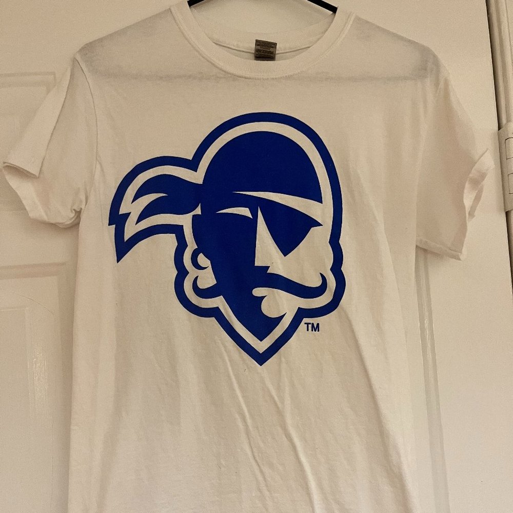 Brand New Size Small Seton Hall University T-Shirt